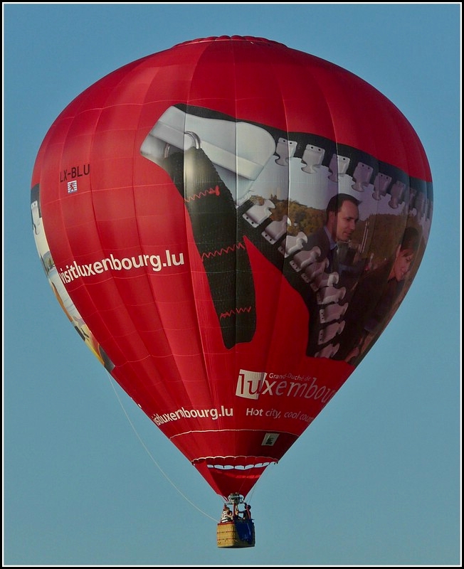 . (LX-BLU) Heiluftballon mit Werbung fr das schne Land Luxemburg, nahm auch an der Mosel Ballon Fiesta in Fhren am 21.08.2010 teil. 