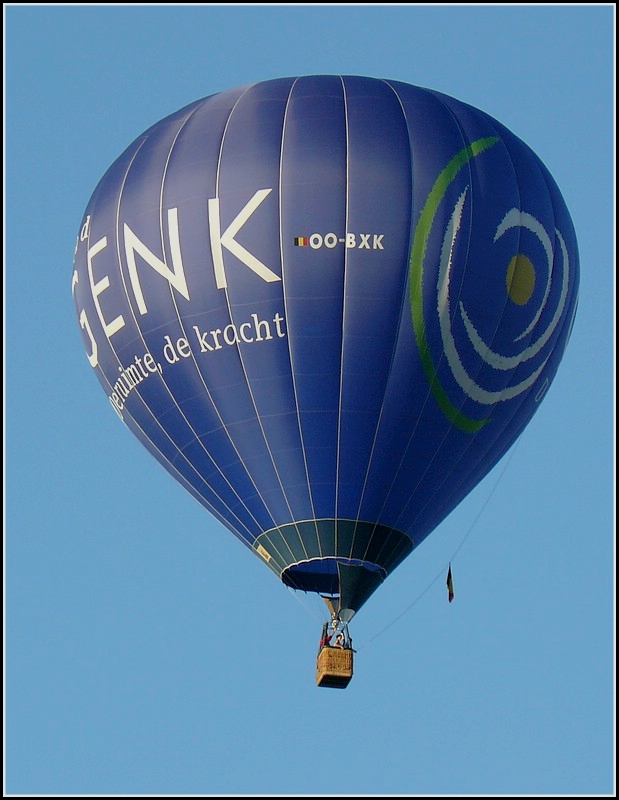 . (OO-BXK) Blauer Heiluft Ballon aufgenommen am 21.08.2010 bei der Mosel Ballon Fiesta in Fhren.