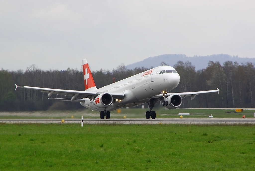 A321 von Swiss beim Take-off in Zrich