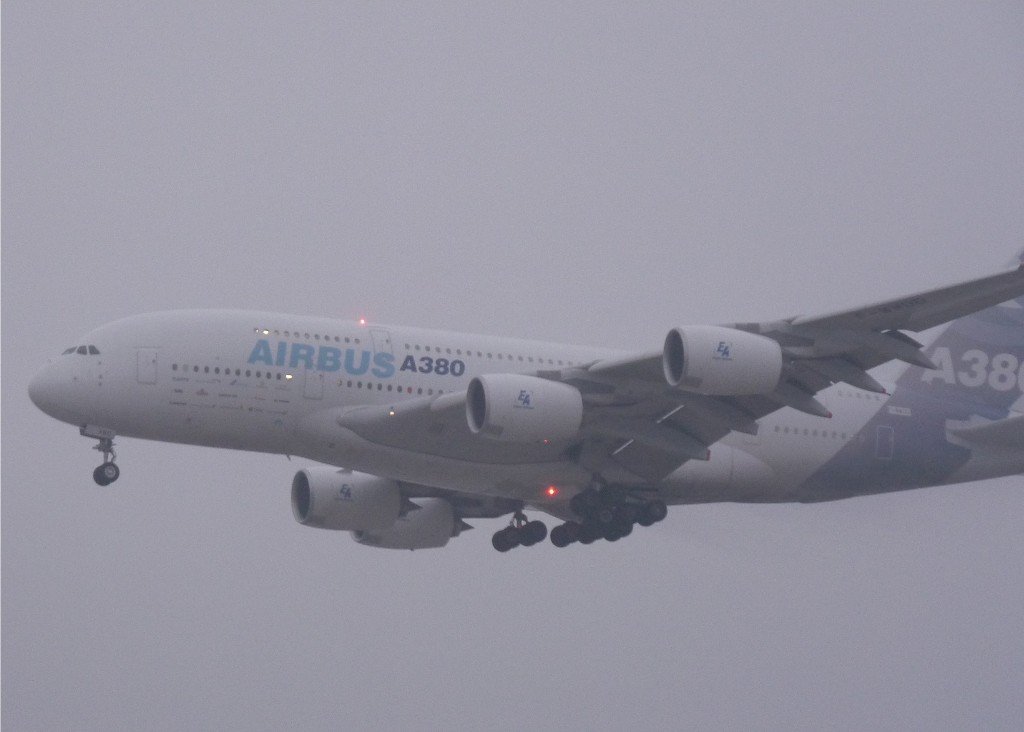 A380 von Airbus (Werksmaschine) das erste mal im Landeanflug auf Zrich-Kloten am 20.1.2010.