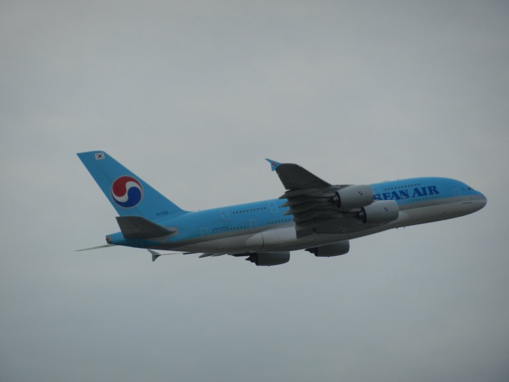 A380 Korean Airline, Airport Frankfurt am Main beim Abflug, 17.05.2012, 20:15