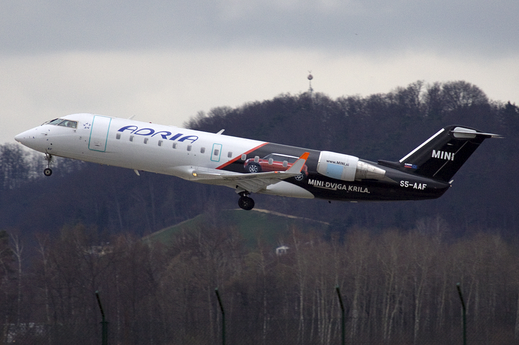Adria Airways, S5-AAF, Bombardier, CRJ-200, 05.04.2010, ZRH, Zuerich, Switzerland 
