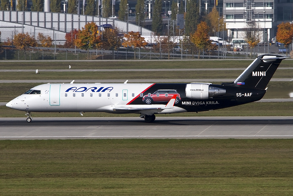 Adria Airways, S5-AAF, Bombardier, CRJ-200, 25.10.2012, MUC, Mnchen, Germany 



