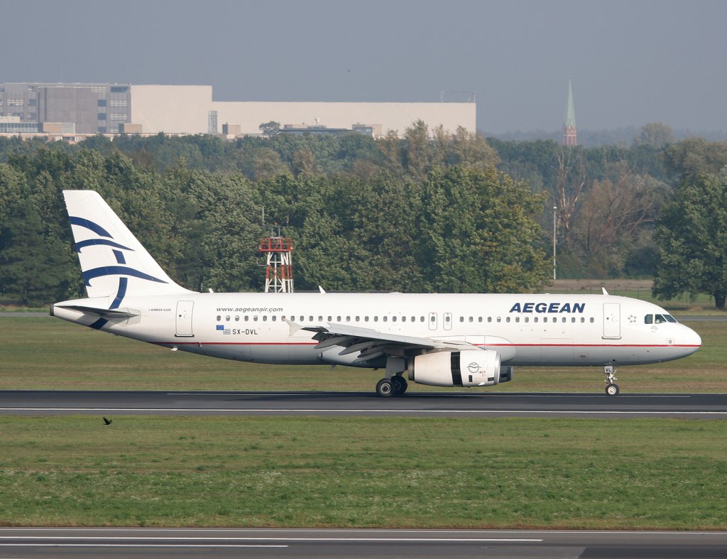 Aegean Airlines A 320-232 SX-DVL nach der Landung in Berlin-Tegel am 03.10.2010