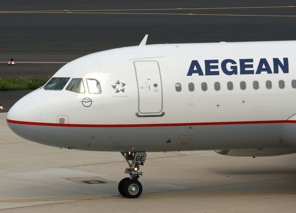 Aegean Airlines, SX-DGE, Airbus A 320-200 (Bug/Nose), 28.07.2011, DUS-EDDL, Dsseldorf, Germany