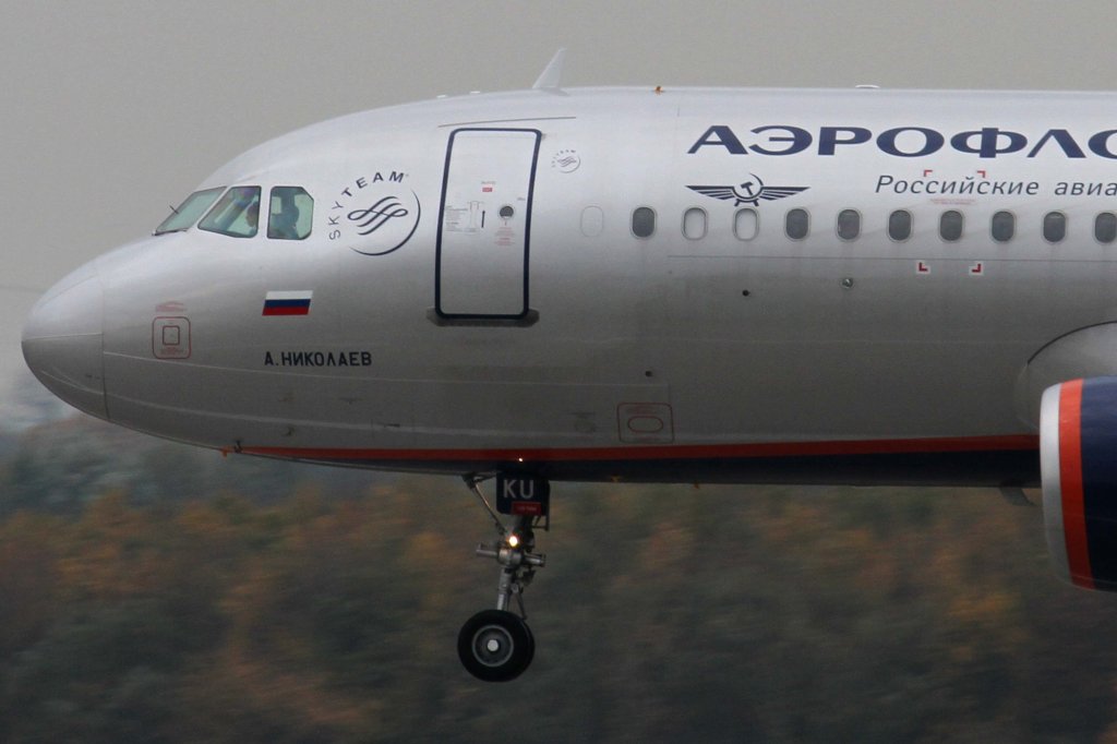 Aeroflot, VQ-BKU  A.Nikolaev , Airbus, A 320-200 (Bug/Nose), 10.11.2012, DUS-EDDL, Dsseldorf, Germany 