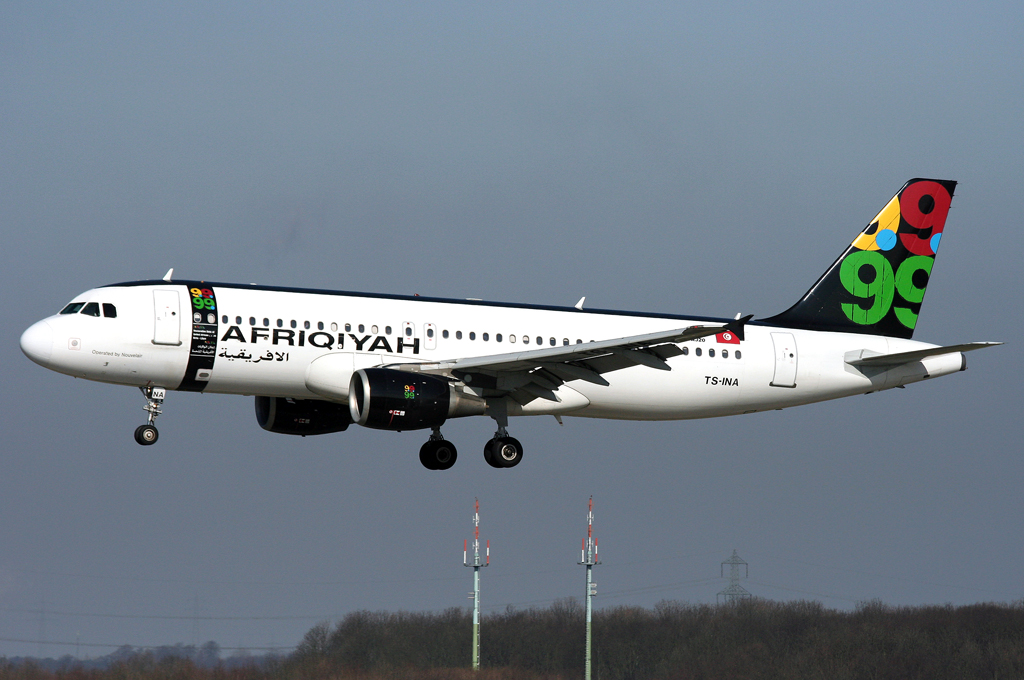 Air Afriqiyah A320 TS-INA im Anflug auf die 23L in DUS / EDDL / Dsseldorf am 08.03.2008