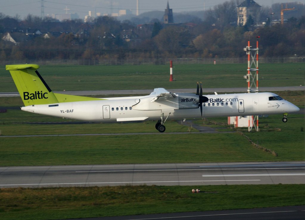 Air Baltic, YL-BAF, DHC 8Q-400, 2010.11.21, DUS-EDDL, Dsseldorf, Germany 


