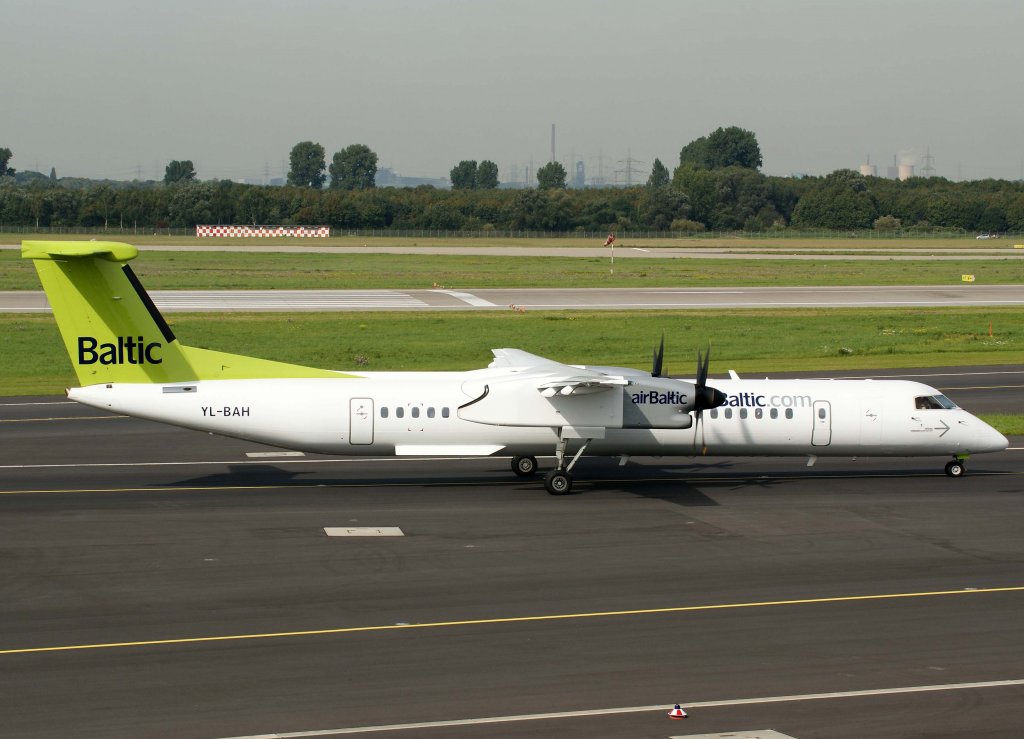 Air Baltic, YL-BAH, DHC 8Q-400, 2010.09.23, DUS-EDDL, Dsseldorf, Germany 

