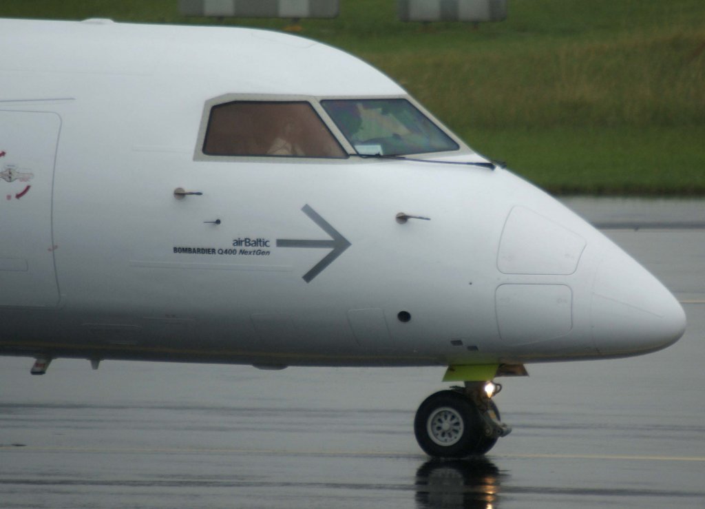 Air Baltic, YL-BAX, Bombardier DHC 8Q-400 (Bug/Nose), 20.06.2011, DUS-EDDL, Dsseldorf, Germany