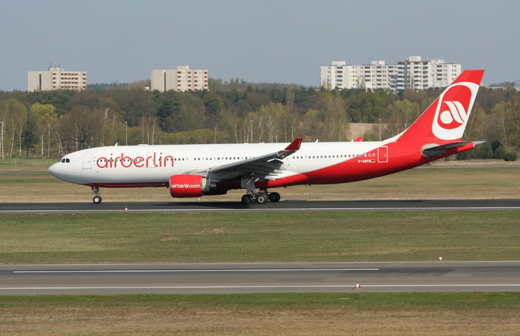 Air Berlin A 330-223 D-ABXB beim Start in Berlin-Tegel am 21.04.2012