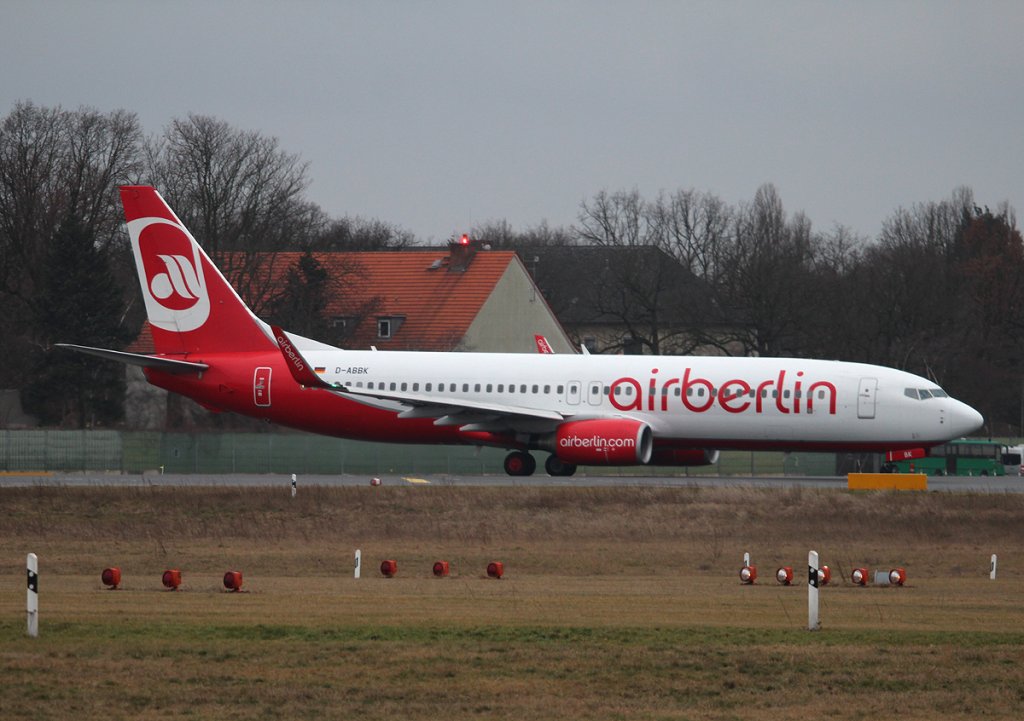 Air Berlin B 737-8BK D-ABBK kurz vor dem Start in Berlin-Tegel am 03.03.2013