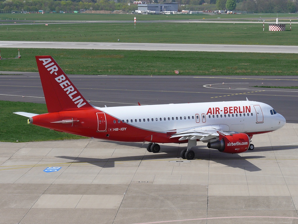 Air Berlin (Belair); HB-IOY; Airbus A319-112. Flughafen Dsseldorf. 09.04.2011.