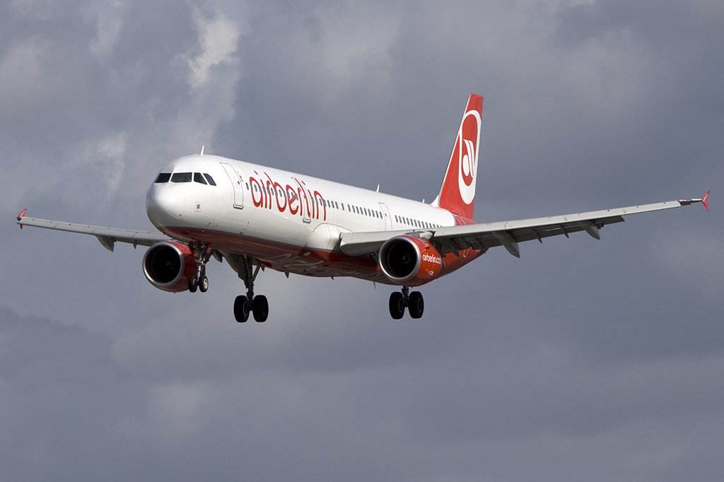 Air Berlin, D-ABCB, Airbus, A321-211, 05.09.2009, XFW, Finkenwerder, Germany 

