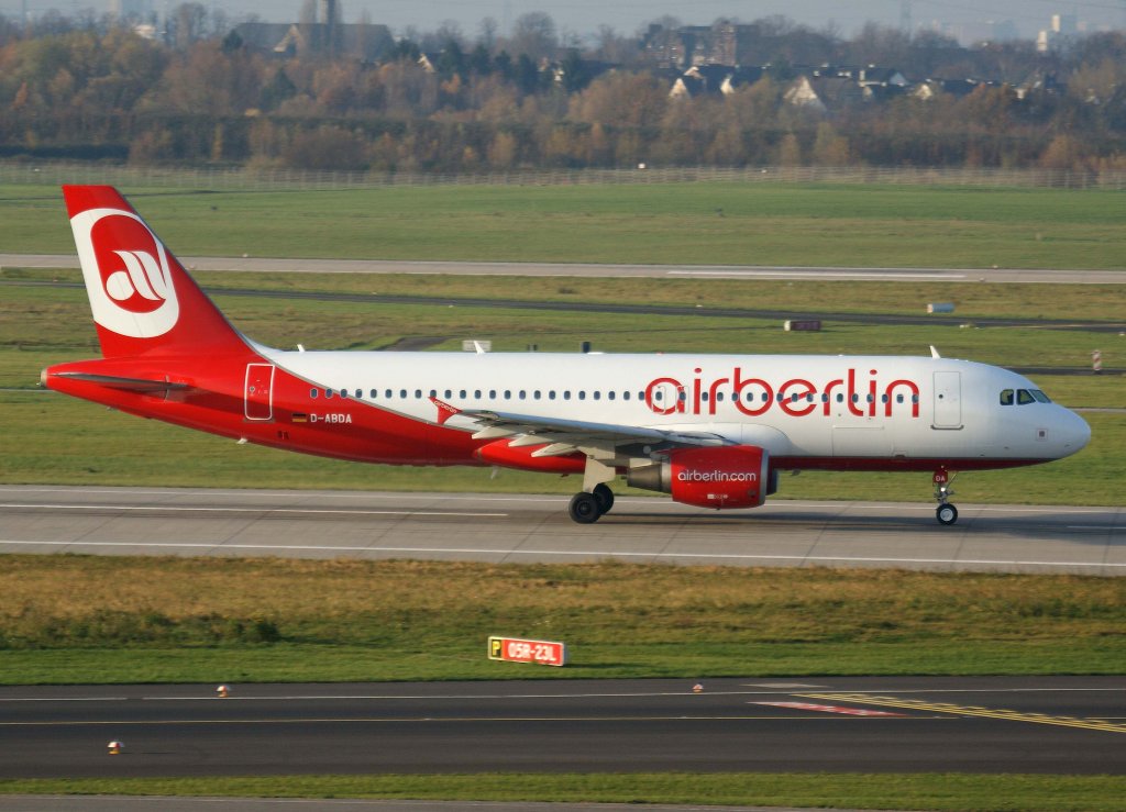 Air Berlin, D-ABDA, Airbus A 320-200 (aktuelle AB-Lackierung), 2010.11.21, DUS-EDDL, Dsseldorf, Germany 

