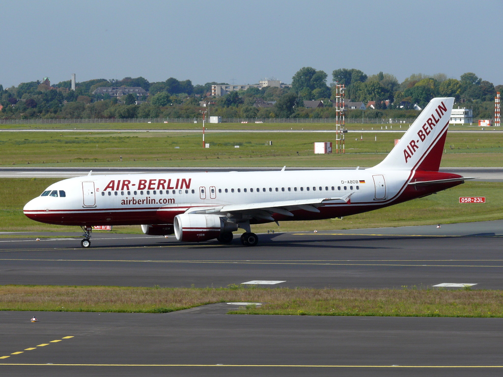 Air Berlin; D-ABDB; Airbus 320-214. Flughafen Dsseldorf. 26.06.2009.