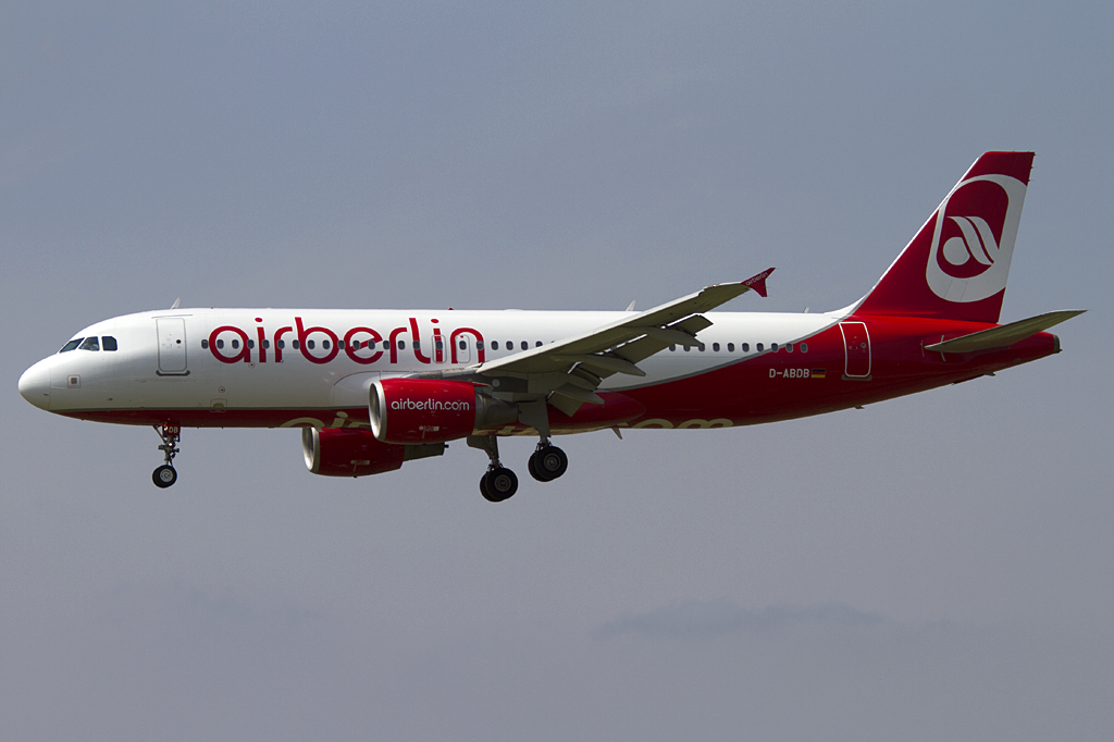 Air Berlin, D-ABDB, Airbus, A320-214, 16.06.2011, BCN, Barcelona, Spain


