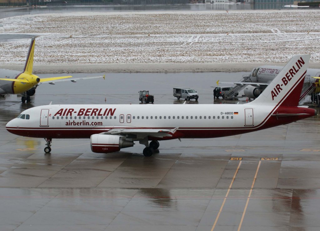 Air Berlin, D-ABDD (alte AB-Lackierung), Airbus A 320-200, 2010.01.17, STR, Stuttgart, Germany
