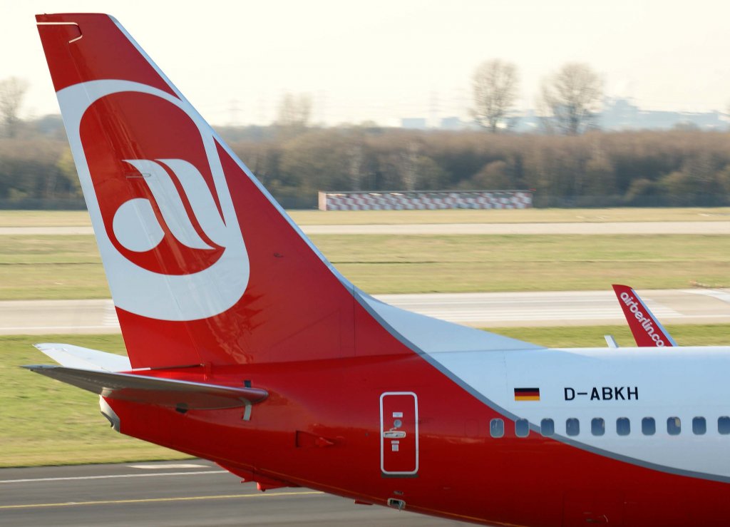 Air Berlin, D-ABKH, Boeing 737-800 WL (Seitenleitwerk/Tail), 20.03.2011, DUS-EDDL, Dsseldorf, Germany