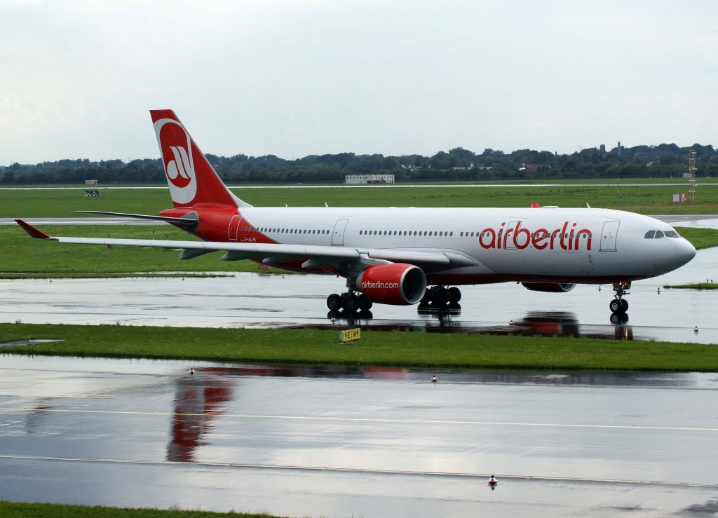 Air Berlin, D-ALPH (aktuelle AB-Lackierung), Airbus A 330-200, 2010.08.28, DUS, Dsseldorf, Germany