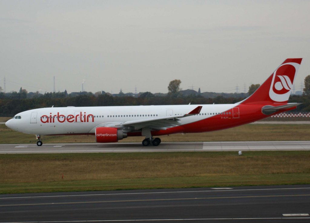 Air Berlin, D-ALPI (aktuelle-AB-Lackierung), Airbus A 330-200, 2009.10.24, DUS, Dsseldorf, Germany