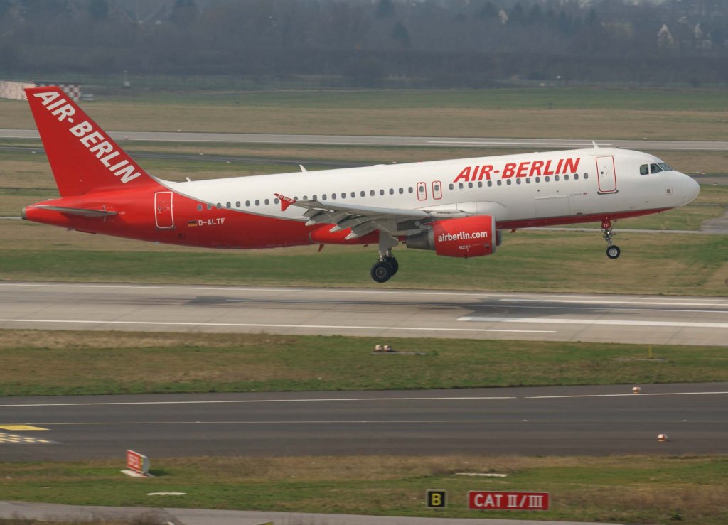Air Berlin, D-ALTF (mittlere-AB-Lackierung), Airbus A 320-200, 2009.03.17, DUS, Dsseldorf, Germany
