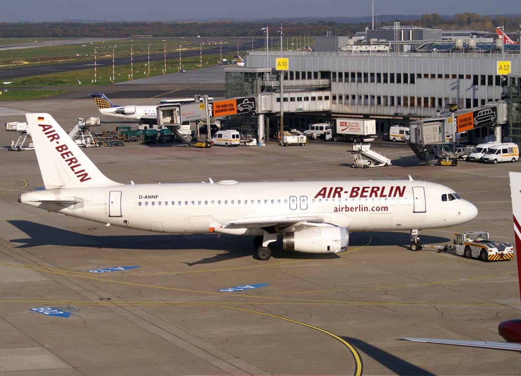 Air Berlin, D-ANNF (weie-AB-Lackierung)(ex. Blue Wings), Airbus A 320-200, 2007.10.23, DUS, Dsseldorf, Germany