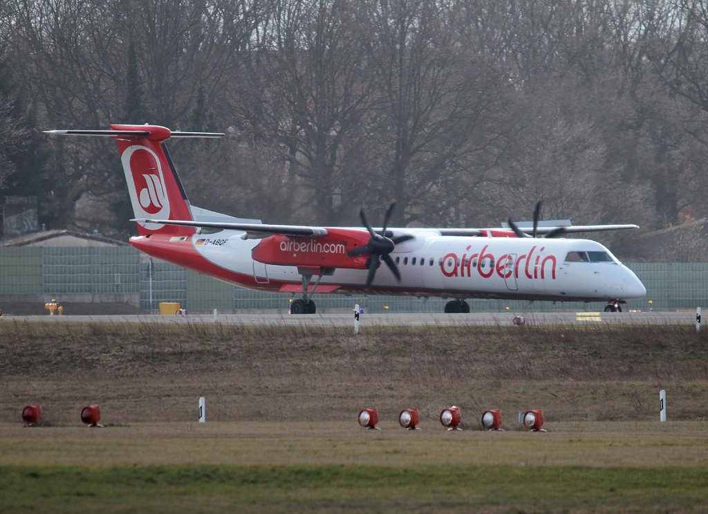 Air Berlin De Havilland Canada DHC-8-402Q D-ABQF kurz vor dem Start in Berlin-Tegfel am 01.03.2013