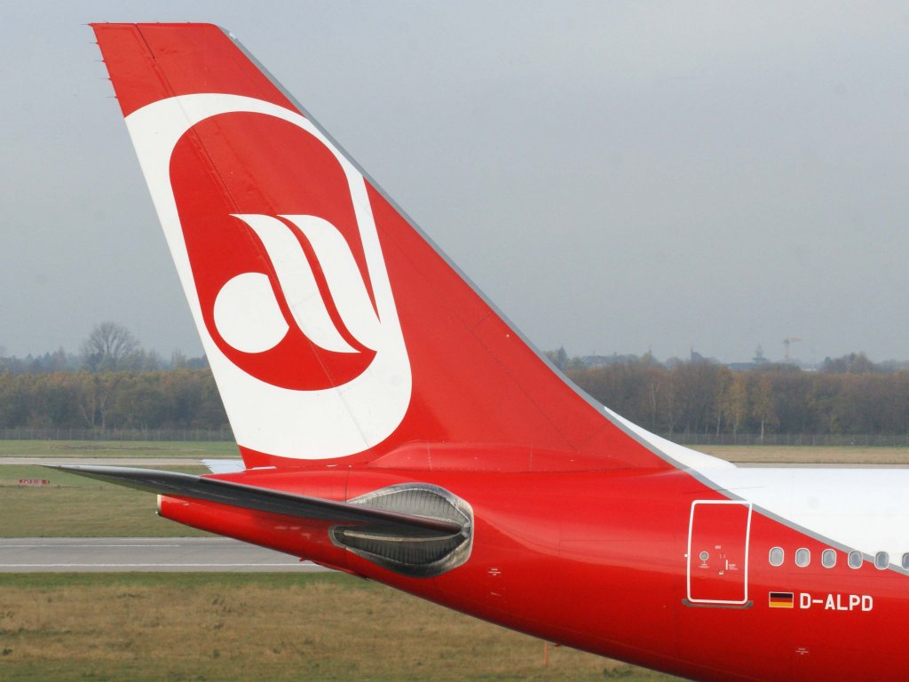 Air Berlin (ex LTU), D-ALPD, Airbus A 330-200 (Seitenleitwerk/Tail), 13.11.2011, DUS-EDDL, Dsseldorf, Germany 