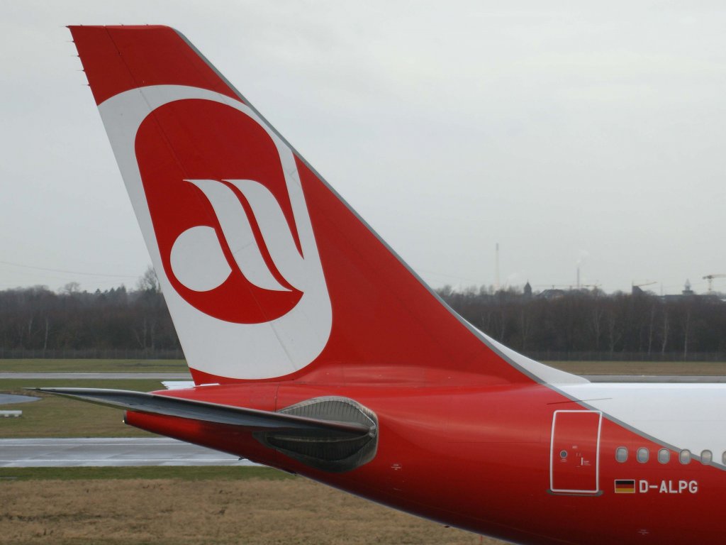Air Berlin (ex LTU), D-ALPG, Airbus, A 330-200 (Seitenleitwerk/Tail), 06.01.2012, DUS-EDDL, Dsseldorf, Germany 