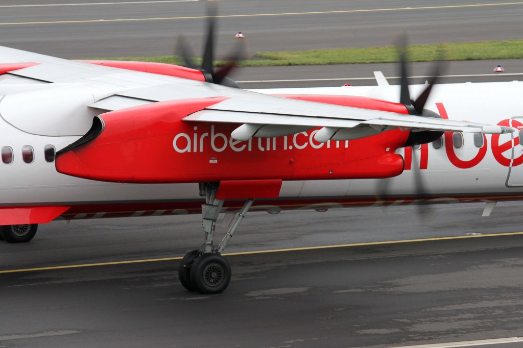Air Berlin (LGW), D-ABQH, Bombardier~DHC, 8Q-400 (Fahrwerk/Landing gear ~ Turboprop/Engine), 10.11.2012, DUS-EDDL, Dsseldorf, Germany