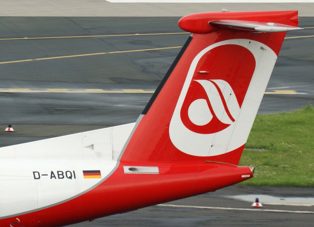 Air Berlin (LGW), D-ABQI, DHC 8Q-400 (Seitenleitwerk/Tail), 28.07.2011, DUS-EDDL, Dsseldorf, Germany 

