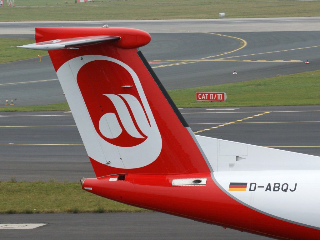 Air Berlin (LGW), D-ABQJ, DHC 8Q-400 (Seitenleitwerk/Tail), 13.11.2011, DUS-EDDL, Dsseldorf, Germany 