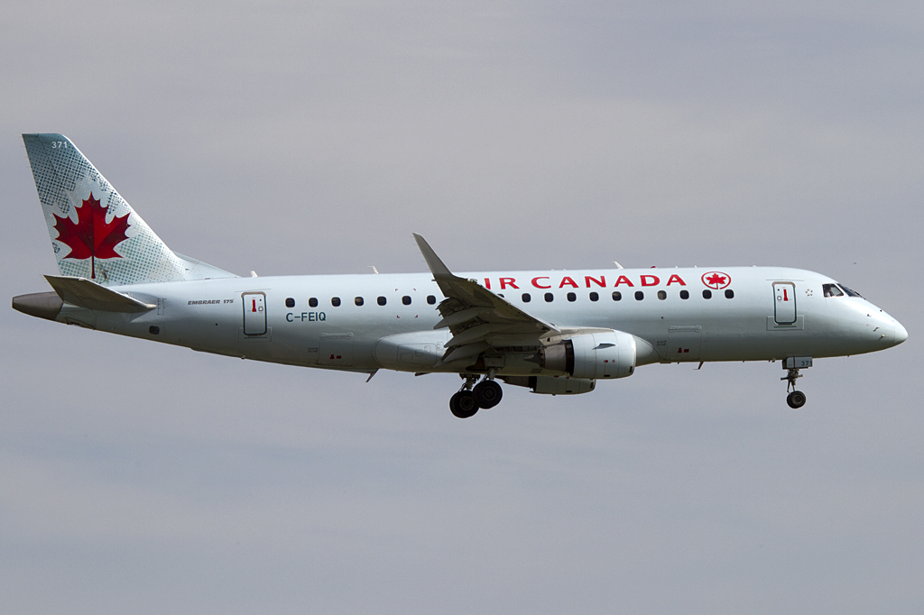 Air Canada, C-FEIQ, Embraer, EMB-175, 31.08.2011, YUL, Montreal, Canada 





