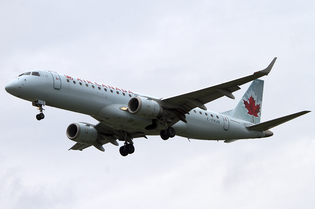 Air Canada, C-FHJU, Embraer, ERJ-190AR, 04.09.2011, YYZ, Toronto, Canada



