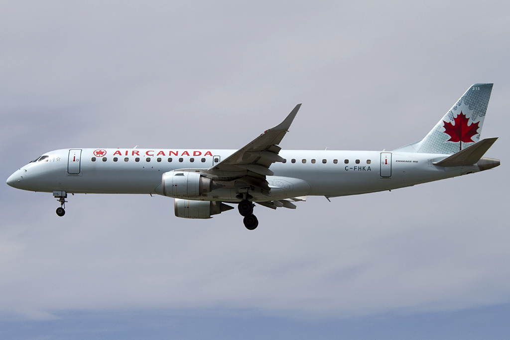 Air Canada, C-FHKA, Embraer, EMB-190AR, 25.08.2011, YUL, Montreal, Canada 





