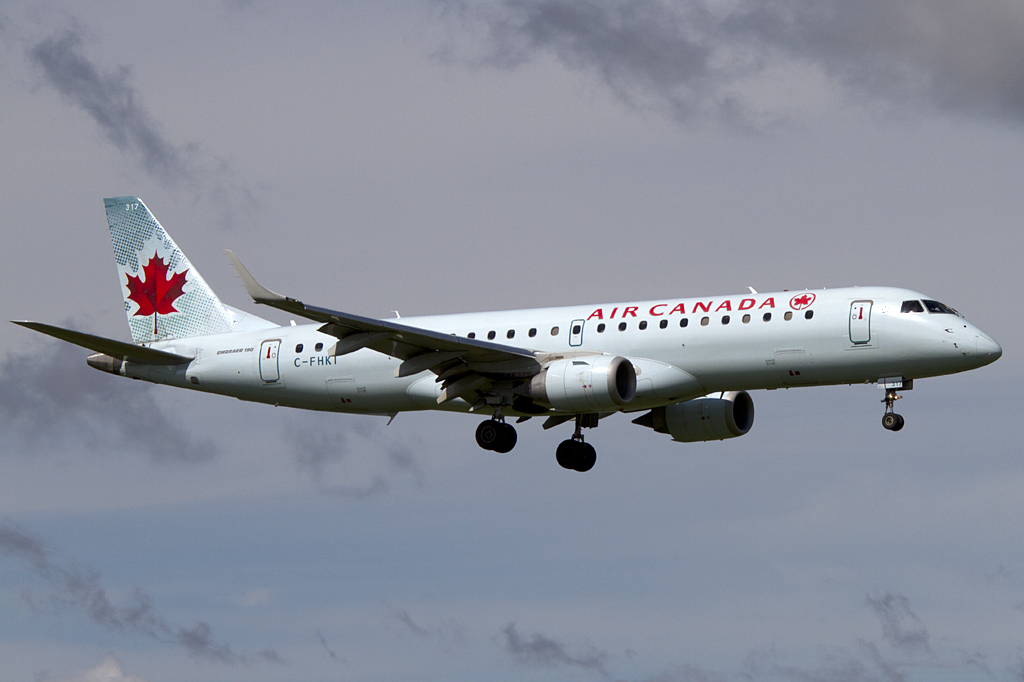 Air Canada, C-FHKI, Embraer, ERJ-190AR, 06.09.2011, YUL, Montreal, Canada 




