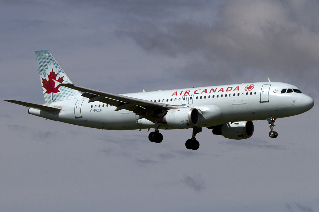 Air Canada, C-FKCK, Airbus, A320-211, 06.09.2011, YUL, Montreal, Canada




