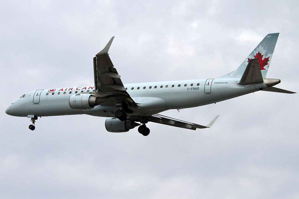Air Canada, C-FNAQ, Embraer, ERJ-190AR, 04.09.2011, YYZ, Toronto, Canada 




