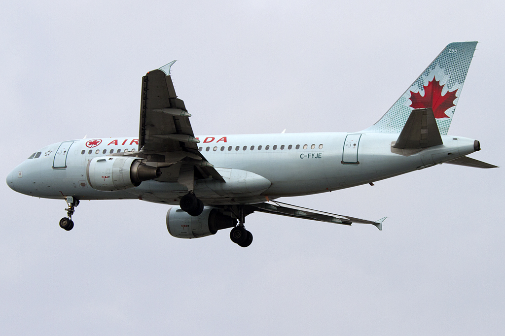 Air Canada, C-FYJE, Airbus, A319-114, 04.09.2011, YYZ, Toronto, Canada 




