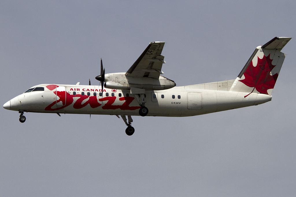Air Canada - Jazz, C-FJVV, deHavilland, DHC-8-311 Dash 8, 25.08.2011, YUL, Montreal, Canada 




