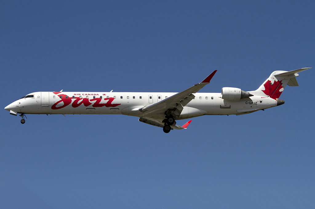 Air Canada - Jazz, C-GPJZ, Bombardier, CRJ-705ER, 24.08.2011, YUL, Montreal, Canada 




