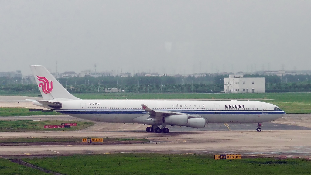 Air China Airbus A340-313X B-2390 in Pudong (15.7.10)