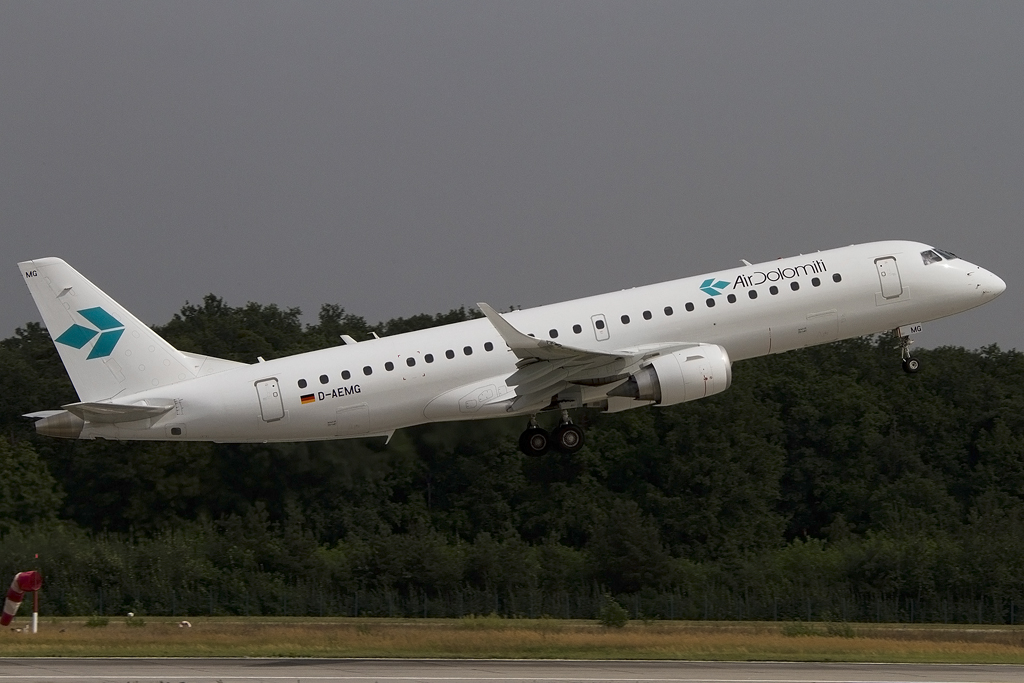 Air Dolomiti, D-AEMG, Embraer, ERJ-190-100LR, 21.08.2012, FRA, Frankfurt, Germany 



