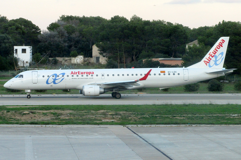 Air Europa, EC-LEK, Embraer, ERJ-195LR, 24.10.2010, PMI, Palma de Mallorca, Spain 



