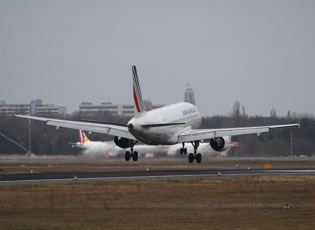 Air France A 319-111 F-GRHJ bei der Landung in Berlin-Tegel am 03.03.2013