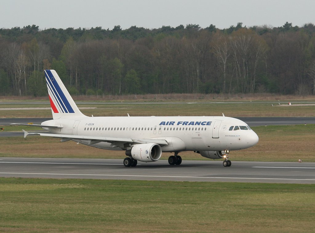 Air France A 320-214 F-GKXN beim Start in Berlin-Tegel am 15.04.2012