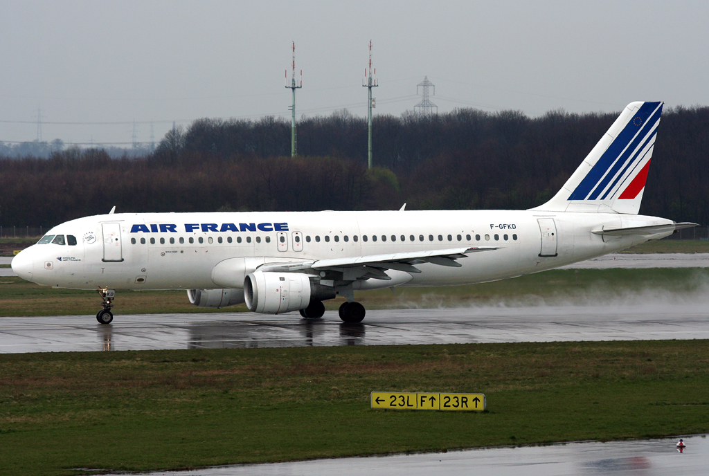 Air France A320-100 F-GFKD beim Start auf der 23L in DUS / EDDL / Dsseldorf am 20.03.2008