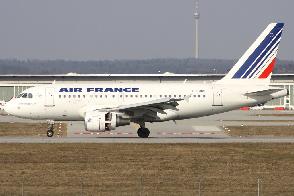 Air France 
Airbus A318-111 
F-GUGO 
STR Stuttgart [Echterdingen], Germany
12.02.11