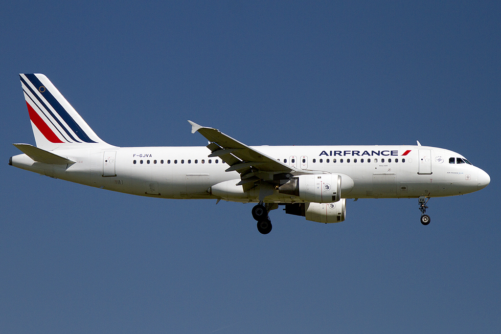 Air France, F-GJVA, Airbus, A320-211, 18.08.2012, CDG, Paris, France 



